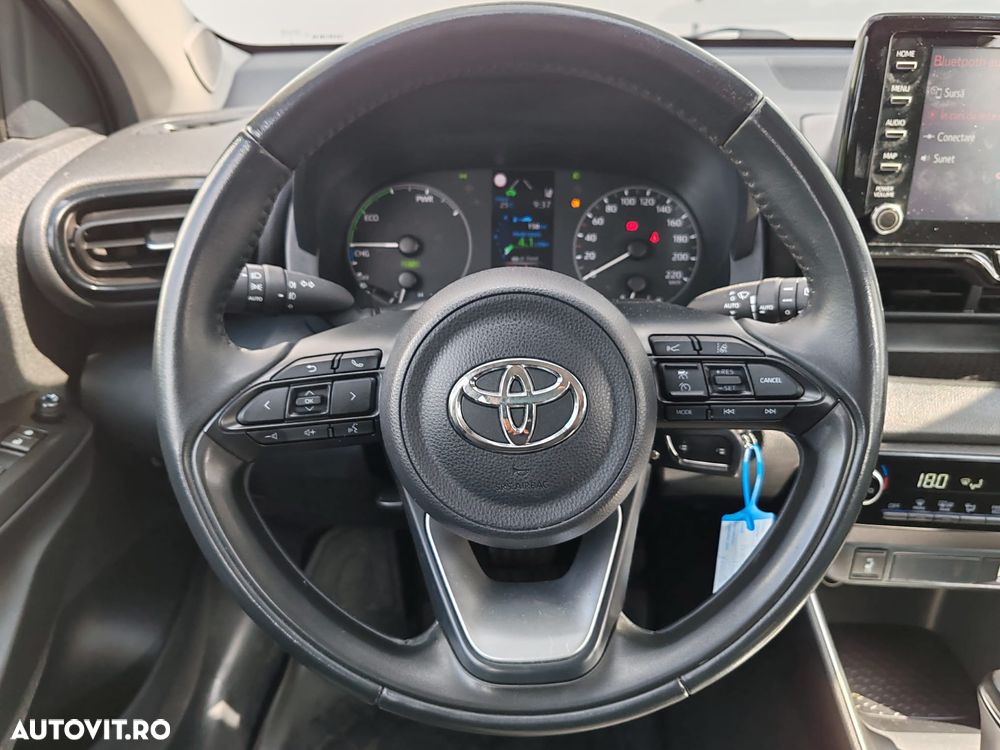 Toyota Yaris 1.5 VVT-i HSD Dynamic - 11