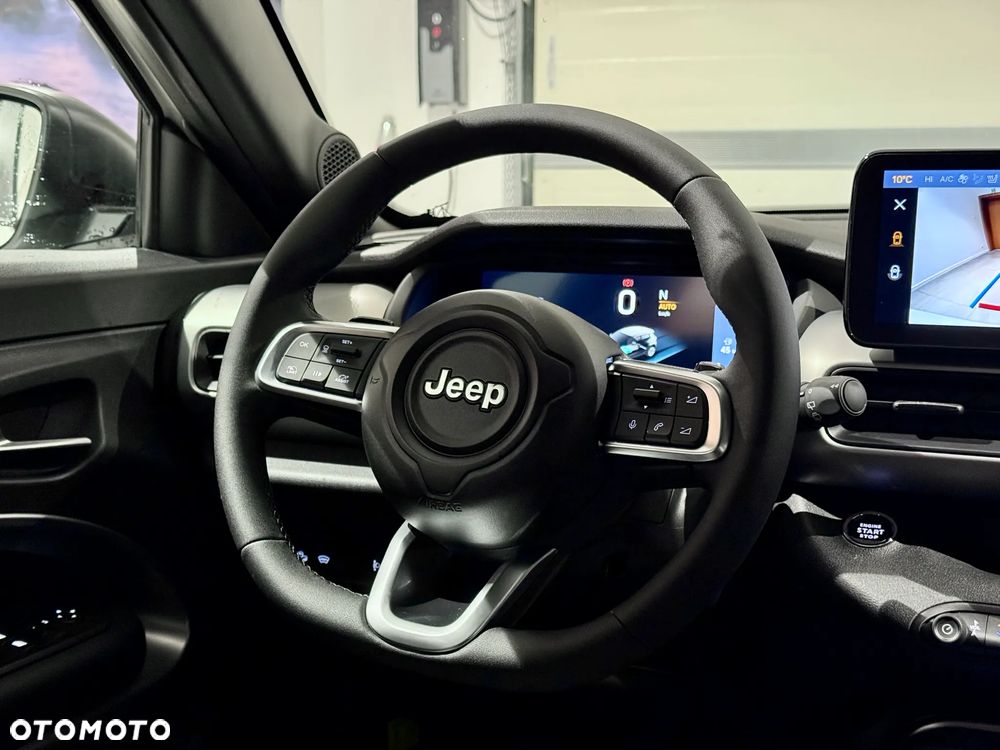 Jeep Avenger 1.2 T3 mHEV Upland 4xe eDCT6 - 13