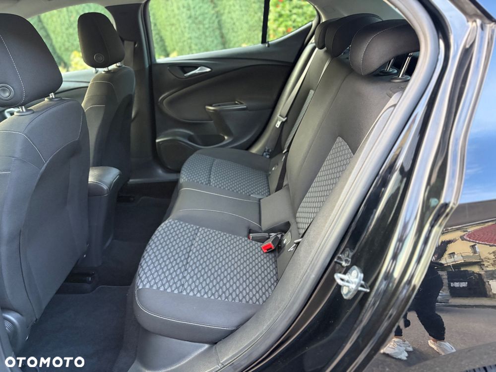Opel Astra 1.4 T Dynamic S&S - 23