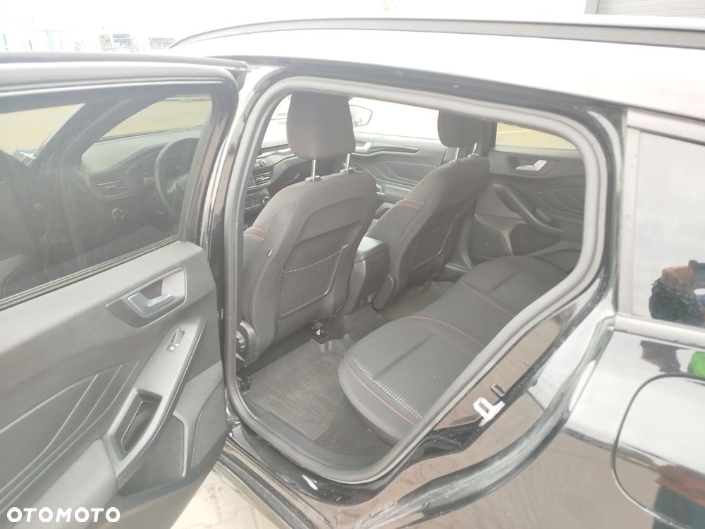 Ford Focus 1.5 EcoBoost ST-Line - 9