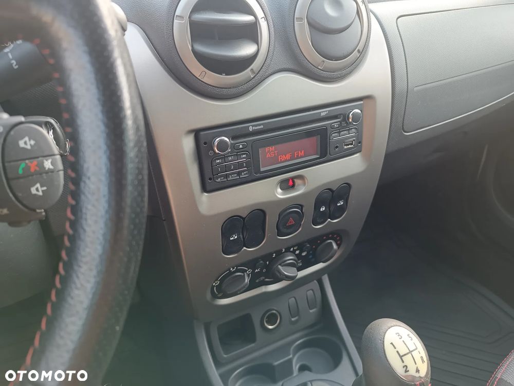 Dacia Duster 1.6 - 13