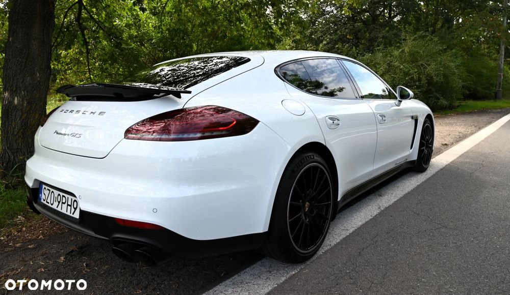 Porsche Panamera GTS PDK - 12