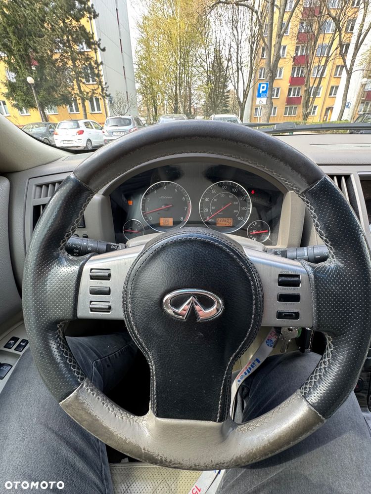 Infiniti FX - 5