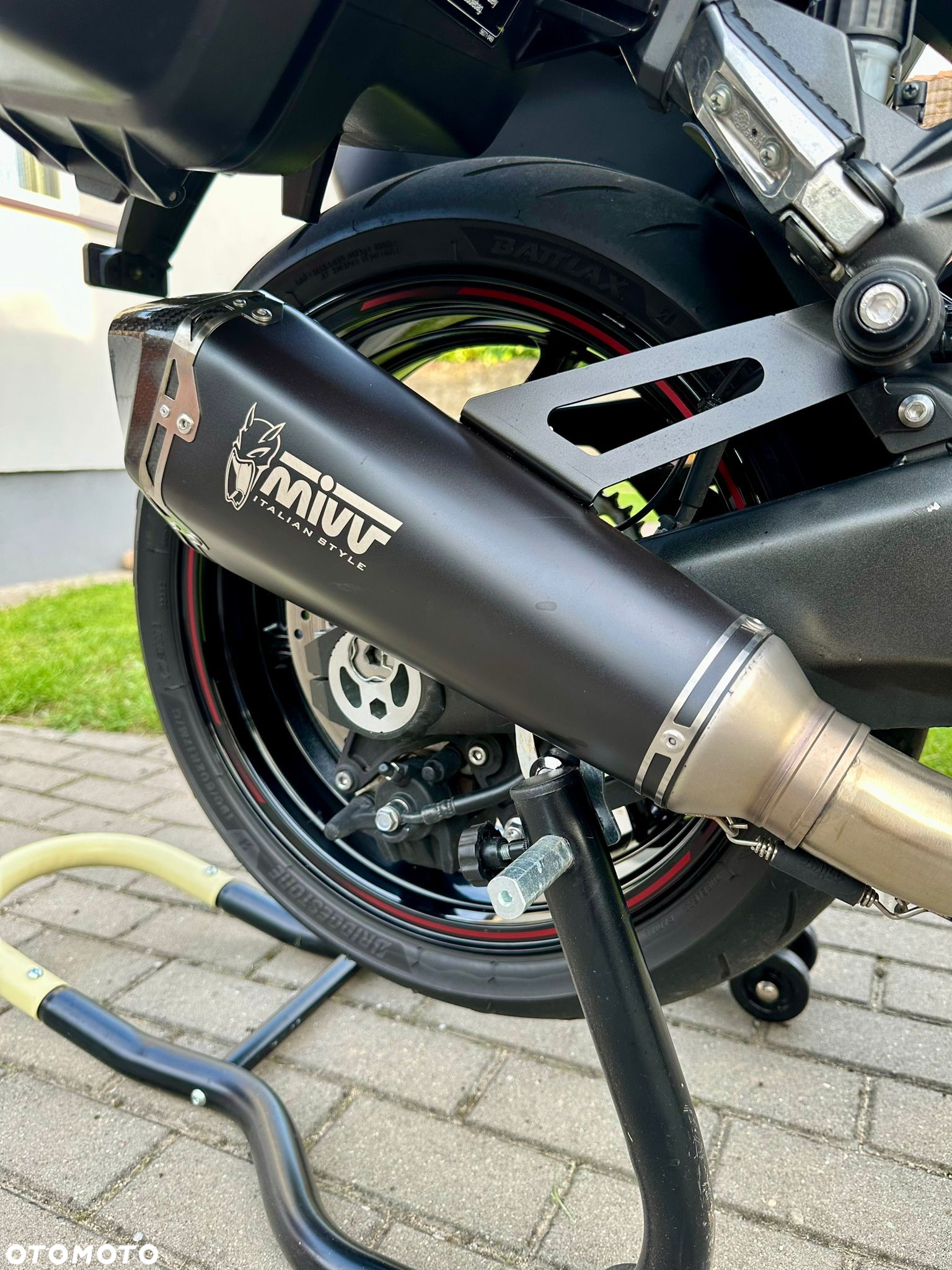 Kawasaki Ninja 1000 SX - 12