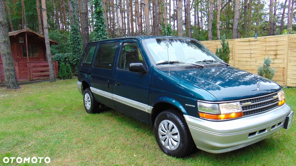 Plymouth Voyager - 2