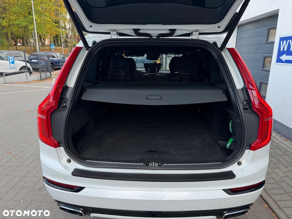 Volvo XC 90 D5 AWD Geartronic RDesign - 33
