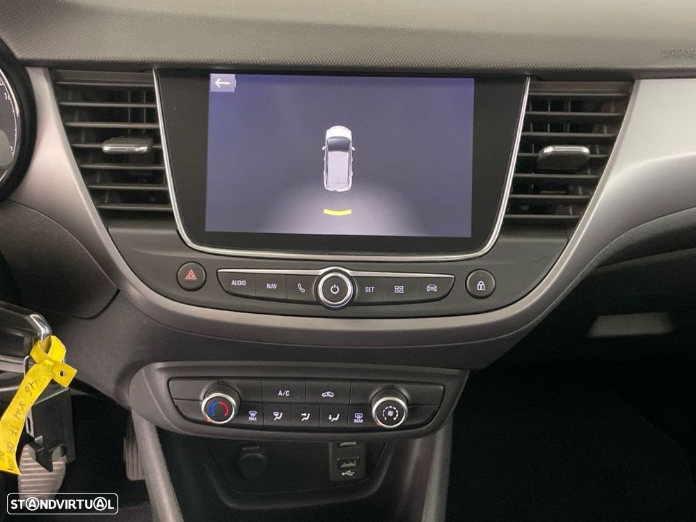 Opel Crossland X 1.2 T Innovation - 18