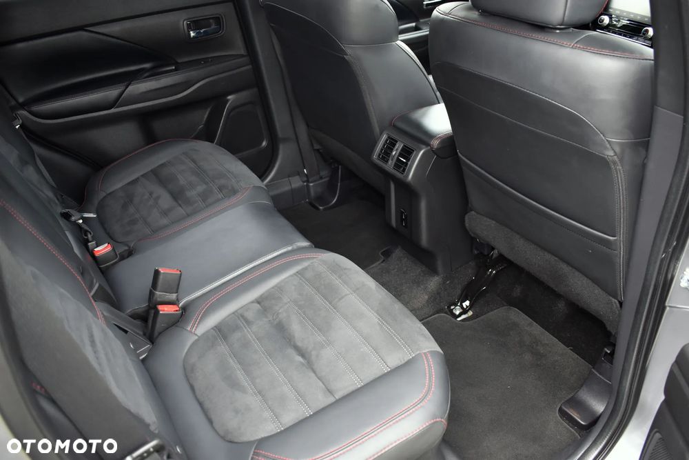 Mitsubishi Outlander 2.0 4WD CVT Diamant Edition+ - 38