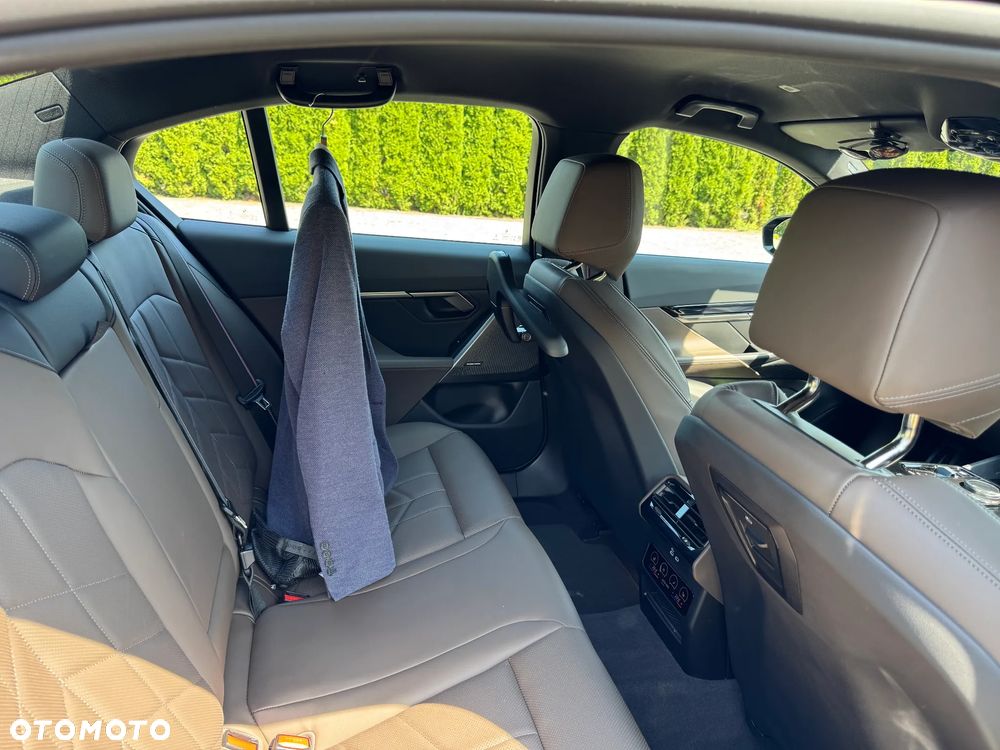 BMW i5 83.9kWh eDrive40 M Sport - 8