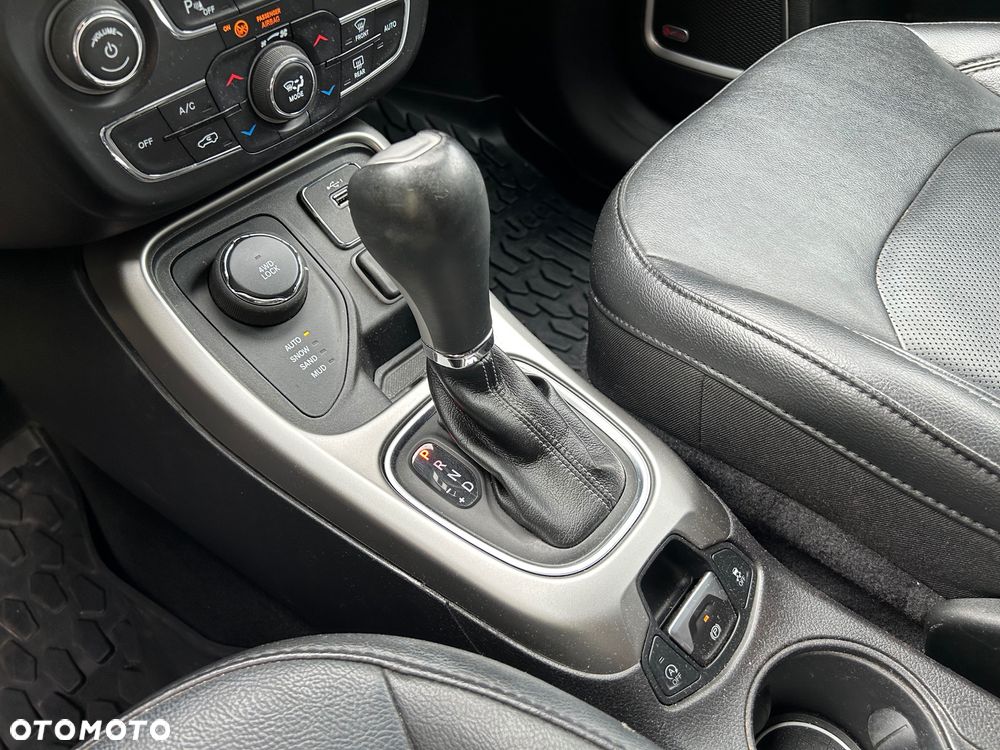 Jeep Compass 1.4 TMair Limited 4WD S&S - 28