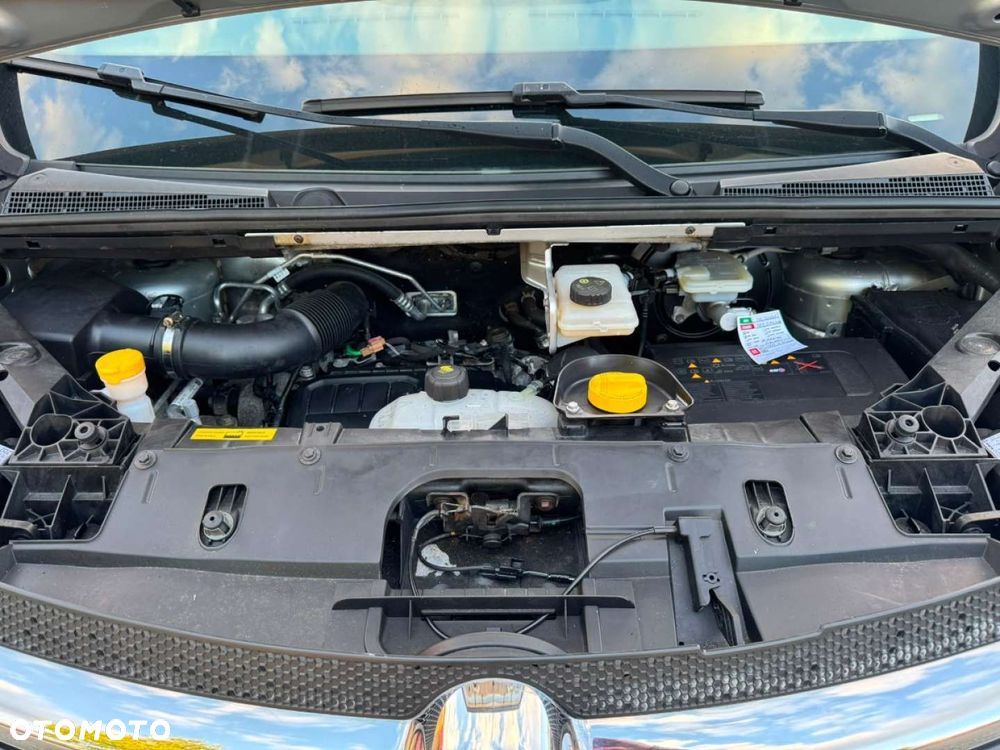 Opel Vivaro - 24