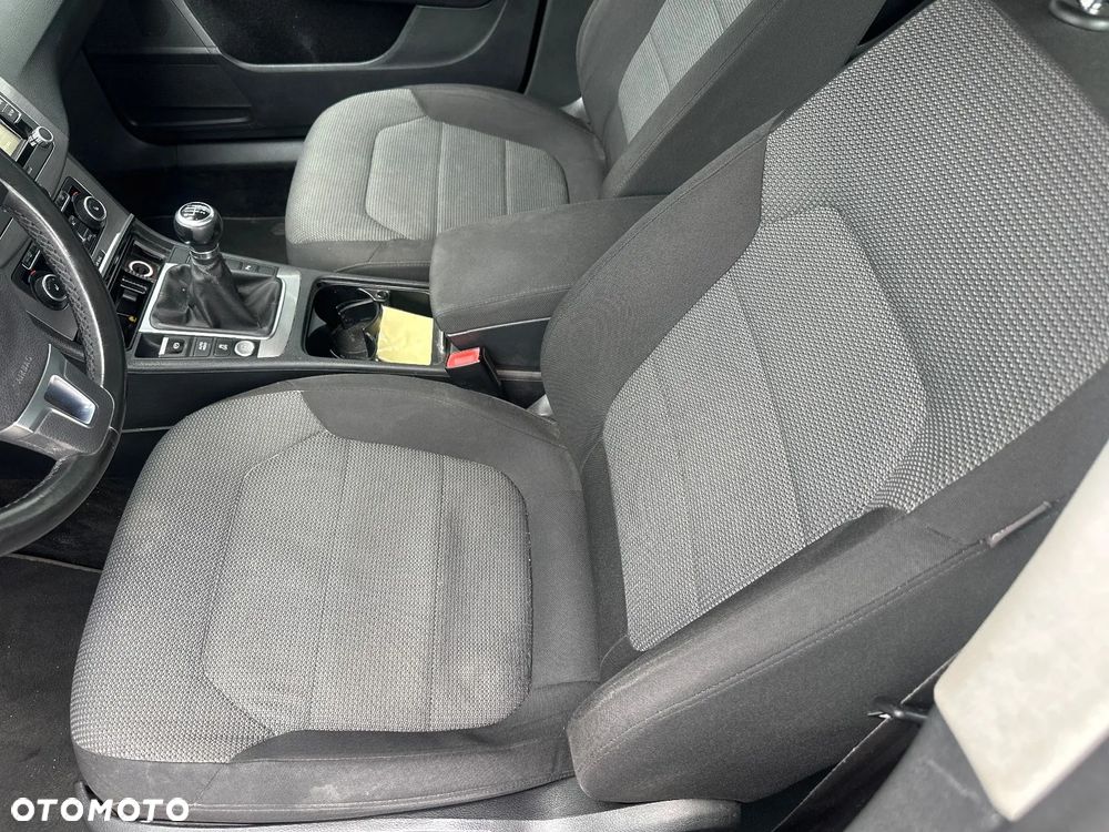 Volkswagen Passat 2.0 TDI Comfortline - 18