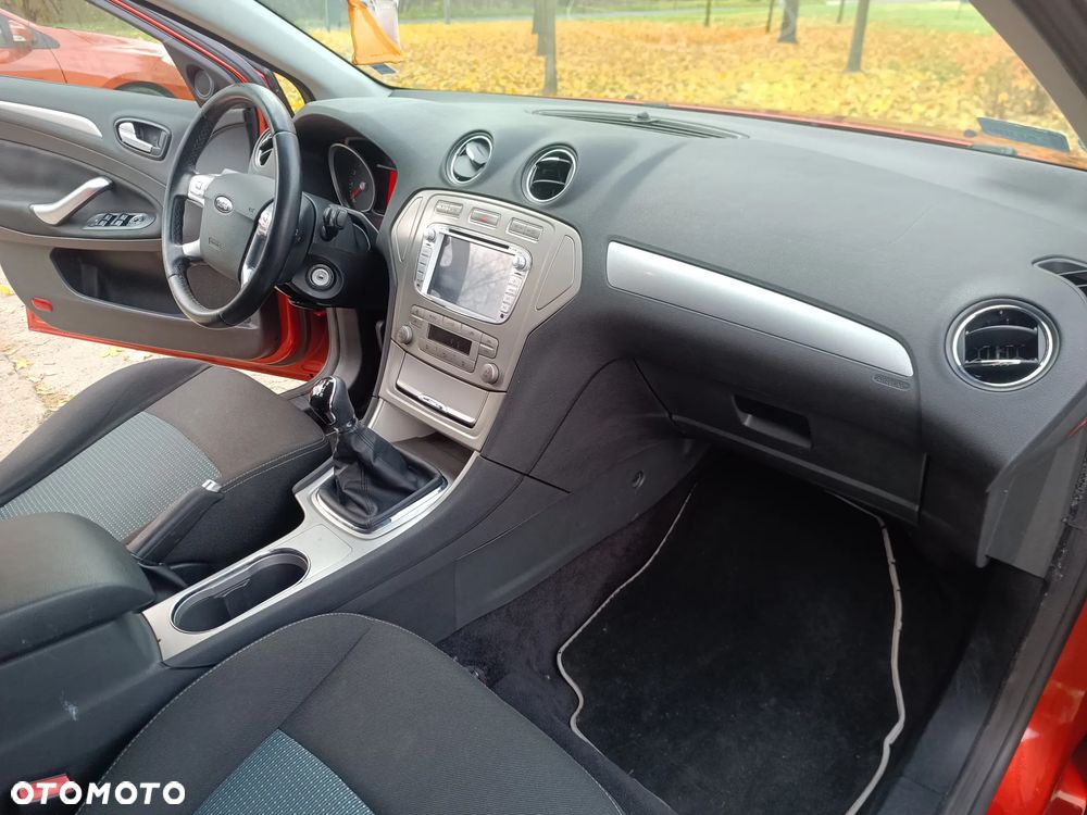 Ford Mondeo 1.6 Trend - 14