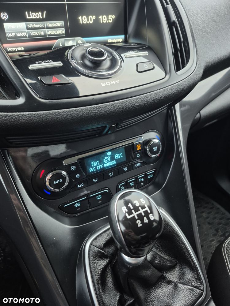 Ford Kuga 1.5 EcoBoost 2x4 Titanium - 27