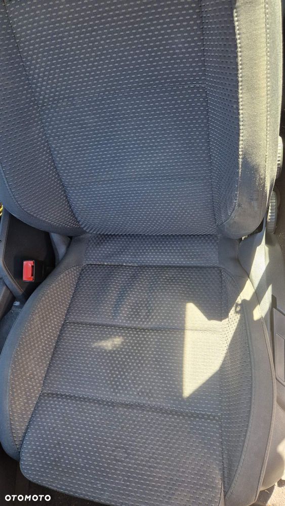 Sprzedam Fotel Lewy Prawy VW JETTA Lift - 2