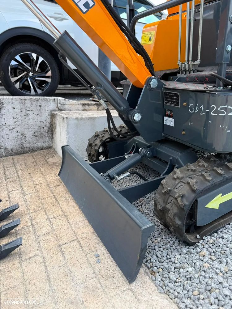 Outra não listada Mini Escavadora - 3