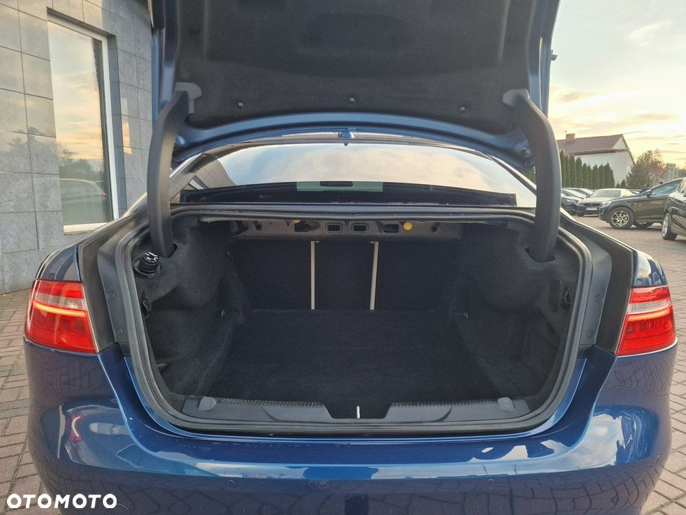 Jaguar XE 20d Prestige - 20