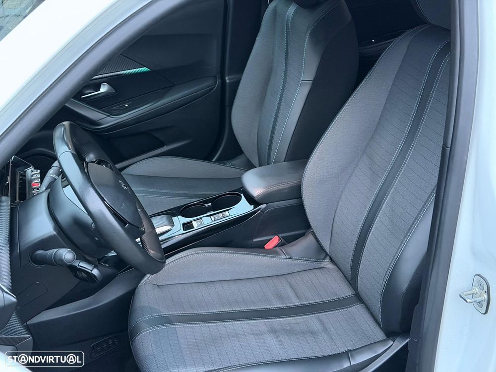 Peugeot e-2008 50 kWh SE Style - 5