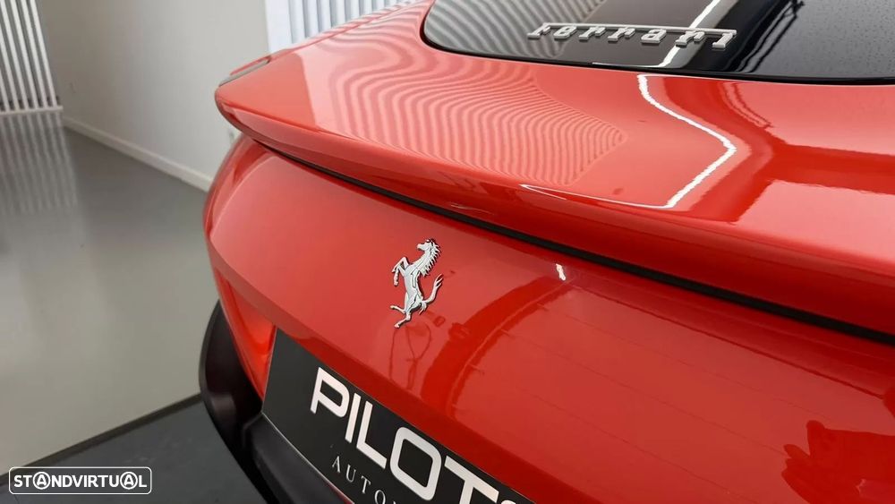 Ferrari Roma 3.9 Twin-Turbo V8 - 13