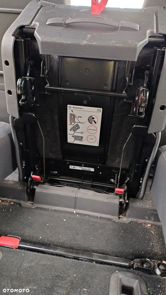 Volkswagen Touran - 17