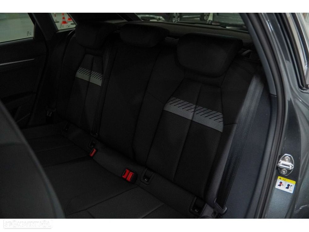 Audi A3 Sportback 30 TDI S line - 17