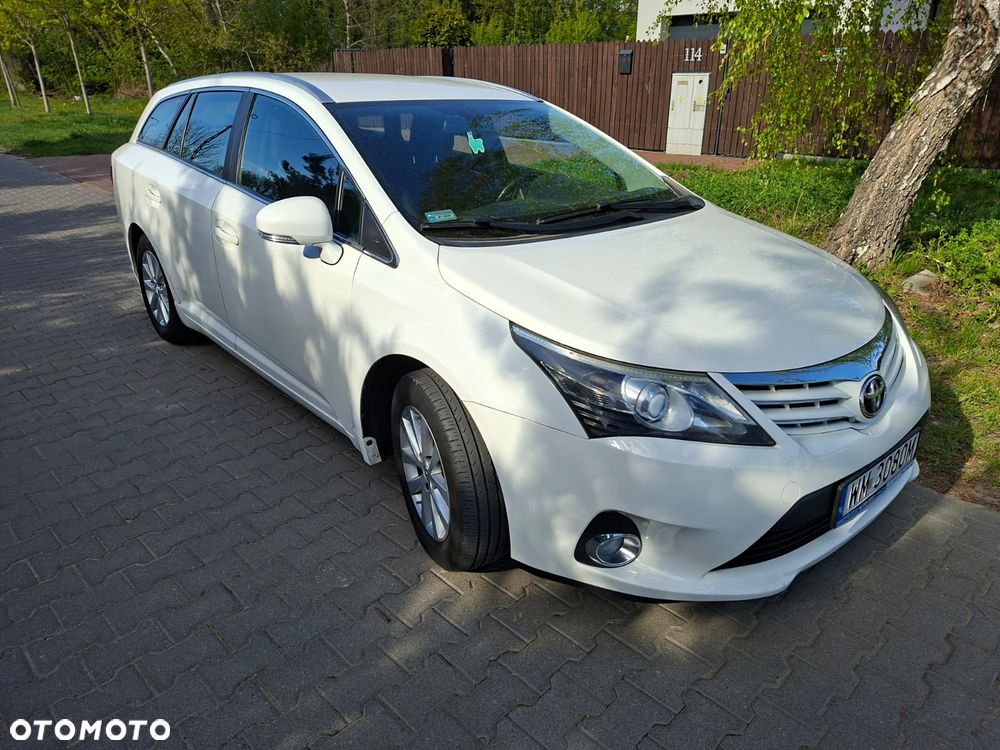 Toyota Avensis 2.0 Style - 6