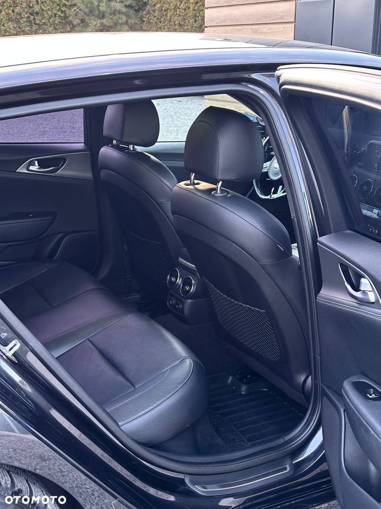 Kia Stinger - 14