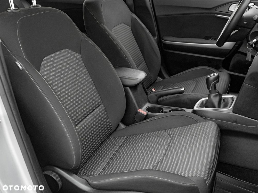 Kia Ceed - 26