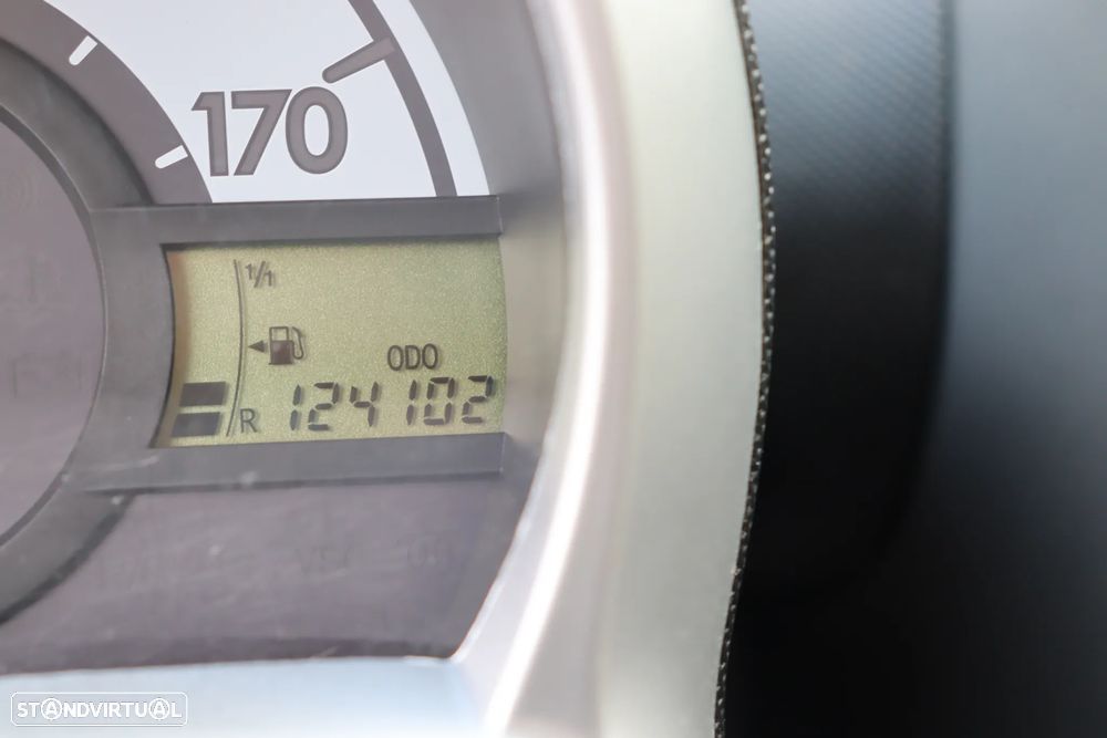 Peugeot 107 1.0 Urban - 10