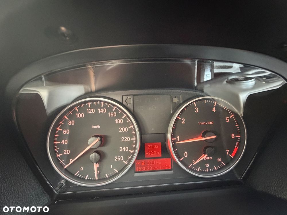 BMW Seria 3 318i Edition Exclusive - 18