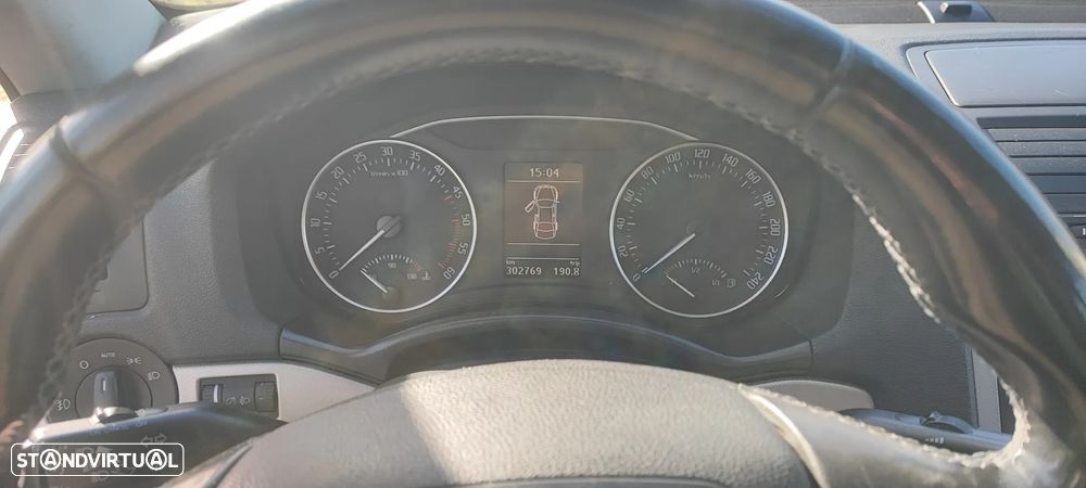 Skoda Octavia Break 1.6 TDi Sportline - 8