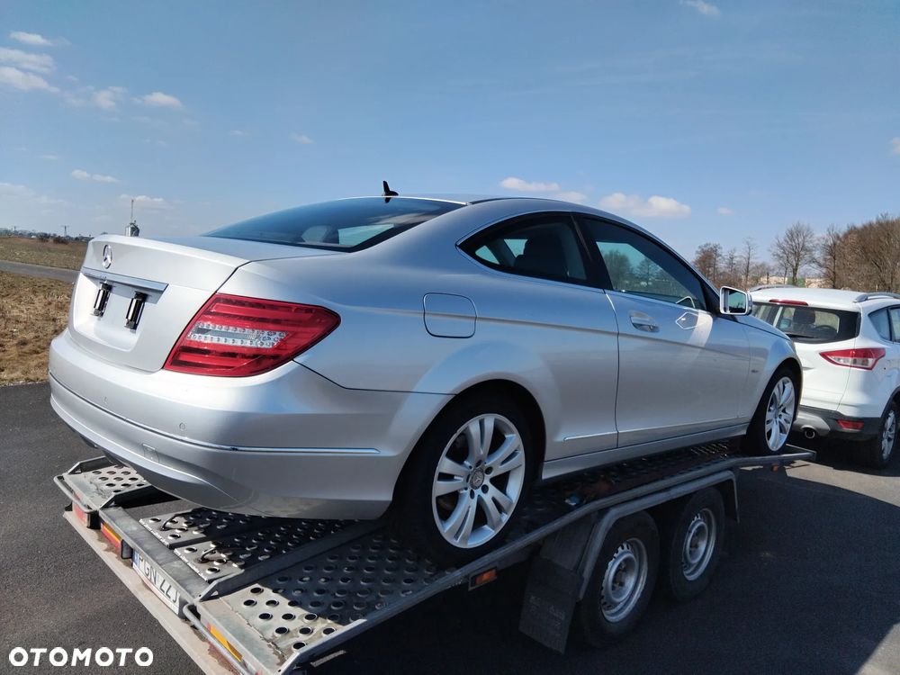 Mercedes-Benz Klasa C 180 CGI BlueEff - 3
