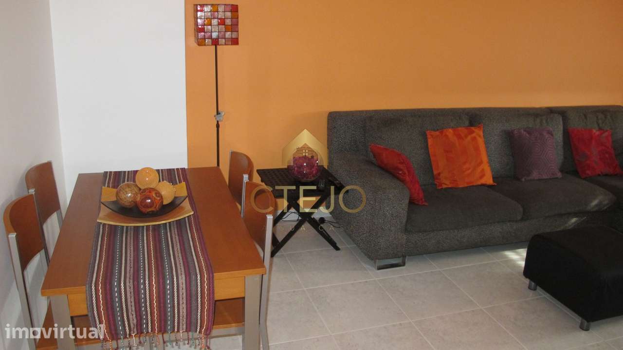 T2 COM PARQUEMENTO - BAIRRO DA ESPERANÇA - Grande imagem: 2/27