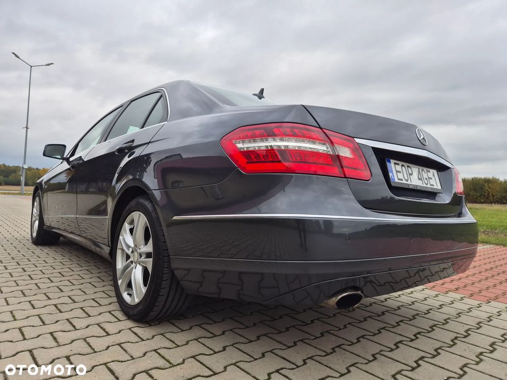 Mercedes-Benz Klasa E 200 CGI BlueEFFICIENCY Automatik Avantgarde - 2