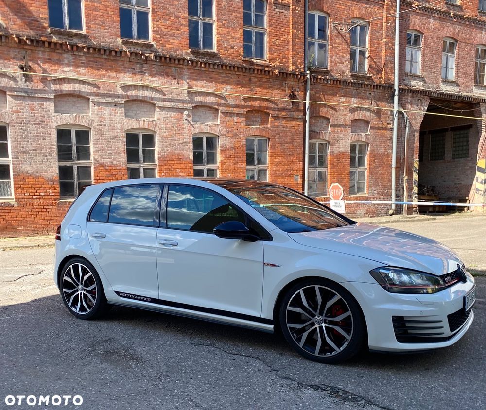 Volkswagen Golf - 21