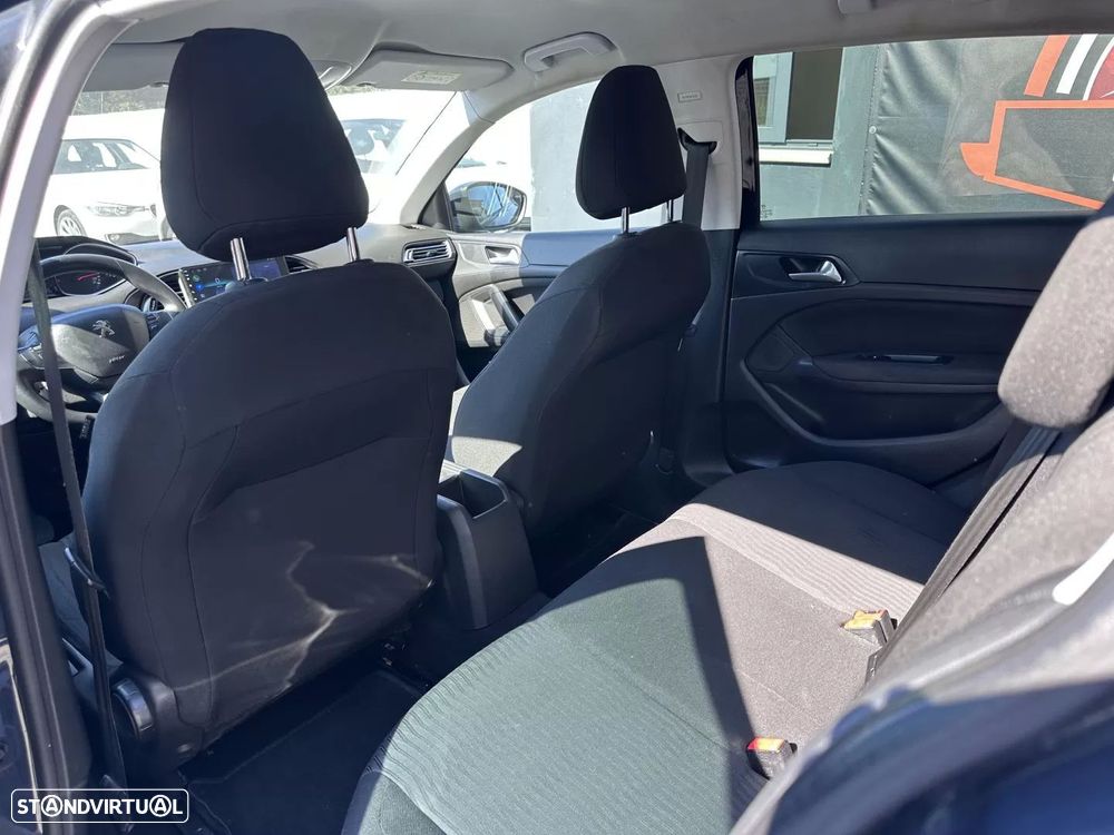 Peugeot 308 1.5 BlueHDi Style J17 - 29