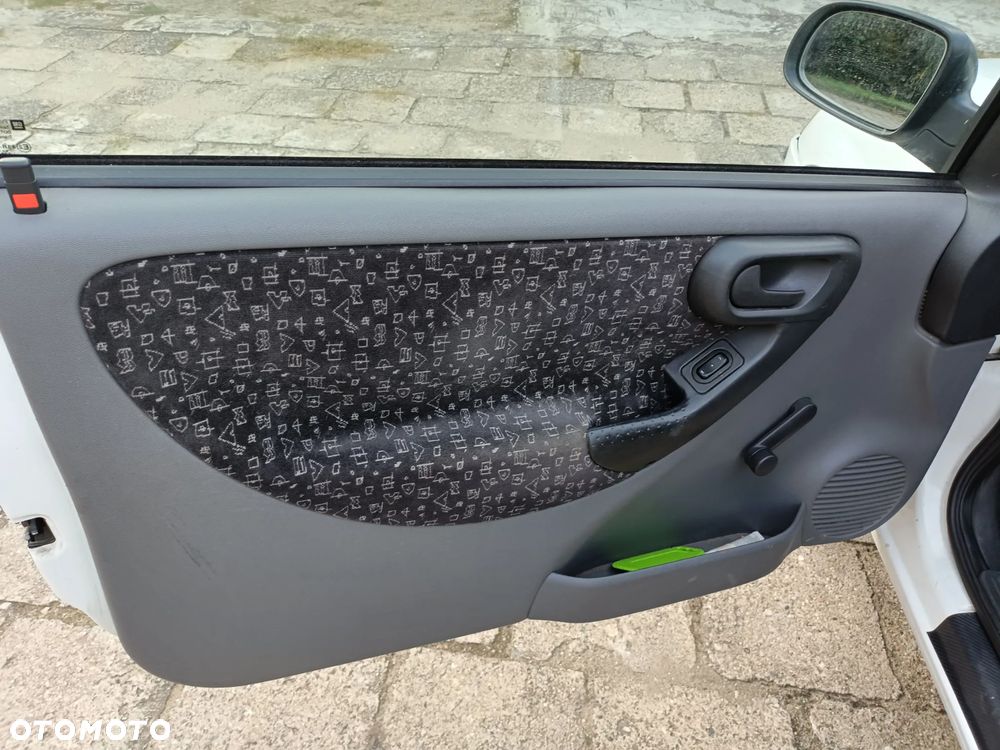 Opel Corsa - 25
