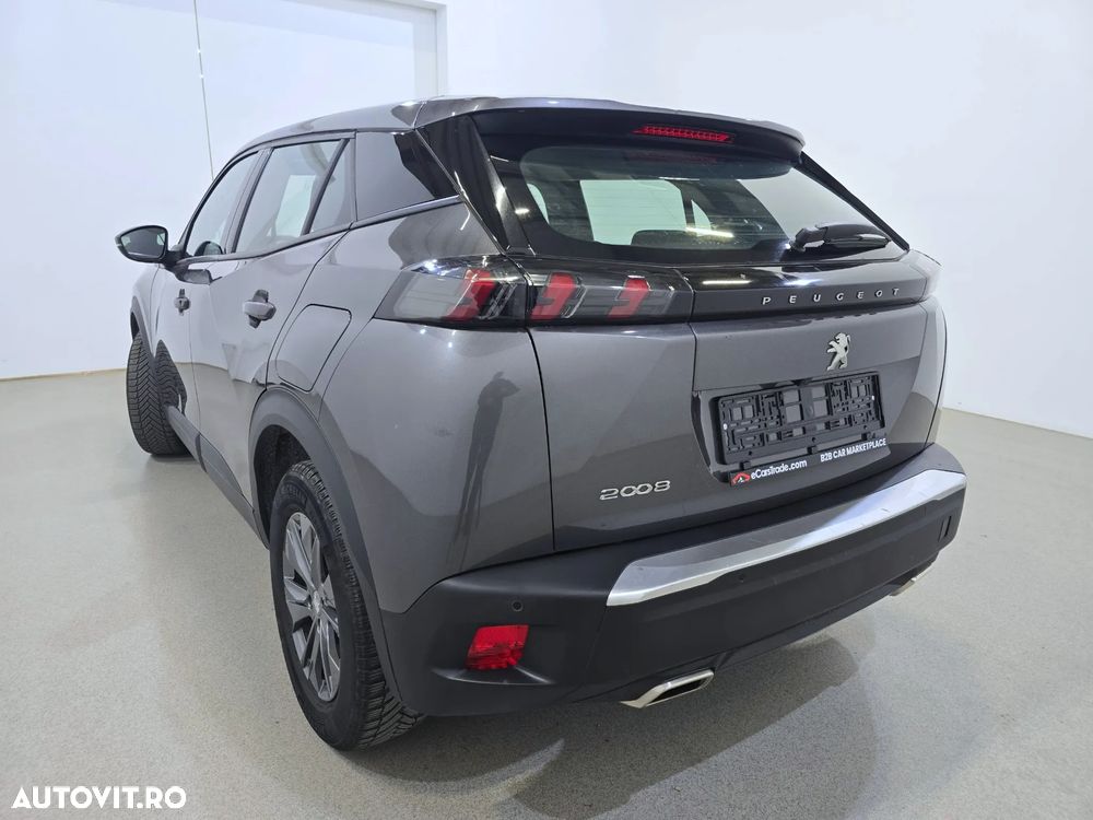 Peugeot 2008 PureTech 130 EAT8 Active - 4