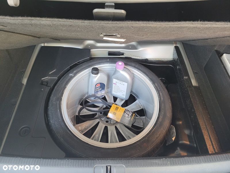 Volkswagen Passat - 12