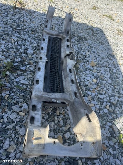 Pas przedni grill atrapa Iveco Daily 00-06 r - 2