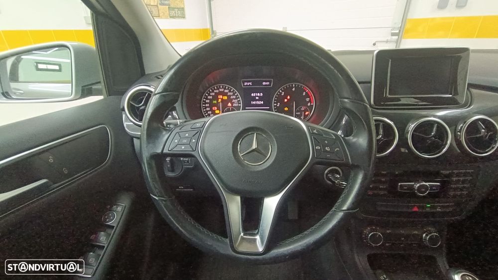 Mercedes-Benz B 180 - 12
