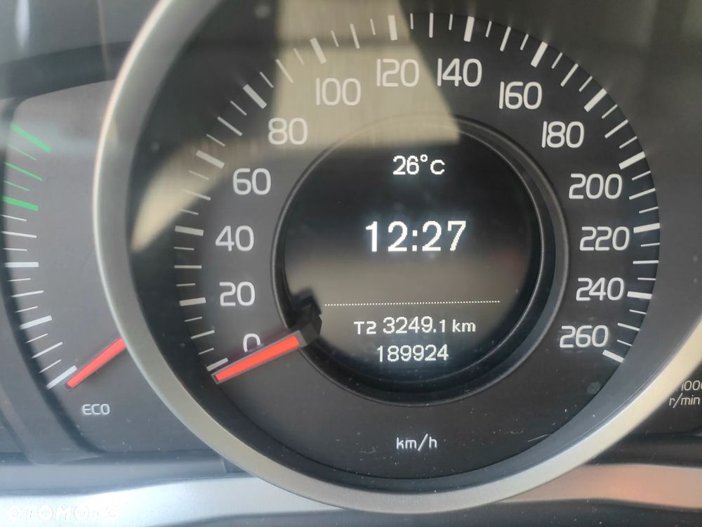 Volvo XC 60 D4 AWD Momentum - 9