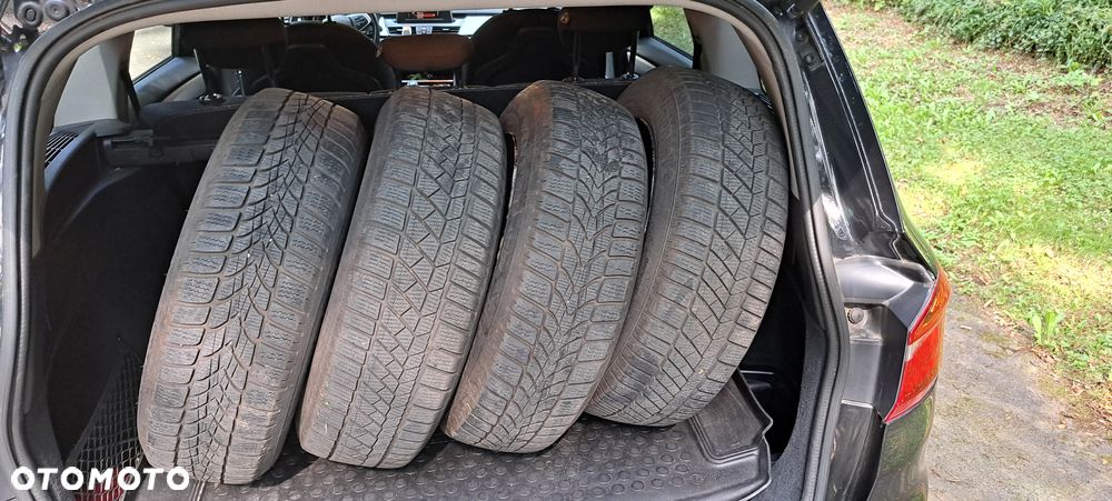 BMW Seria 2 218i Gran Tourer - 24