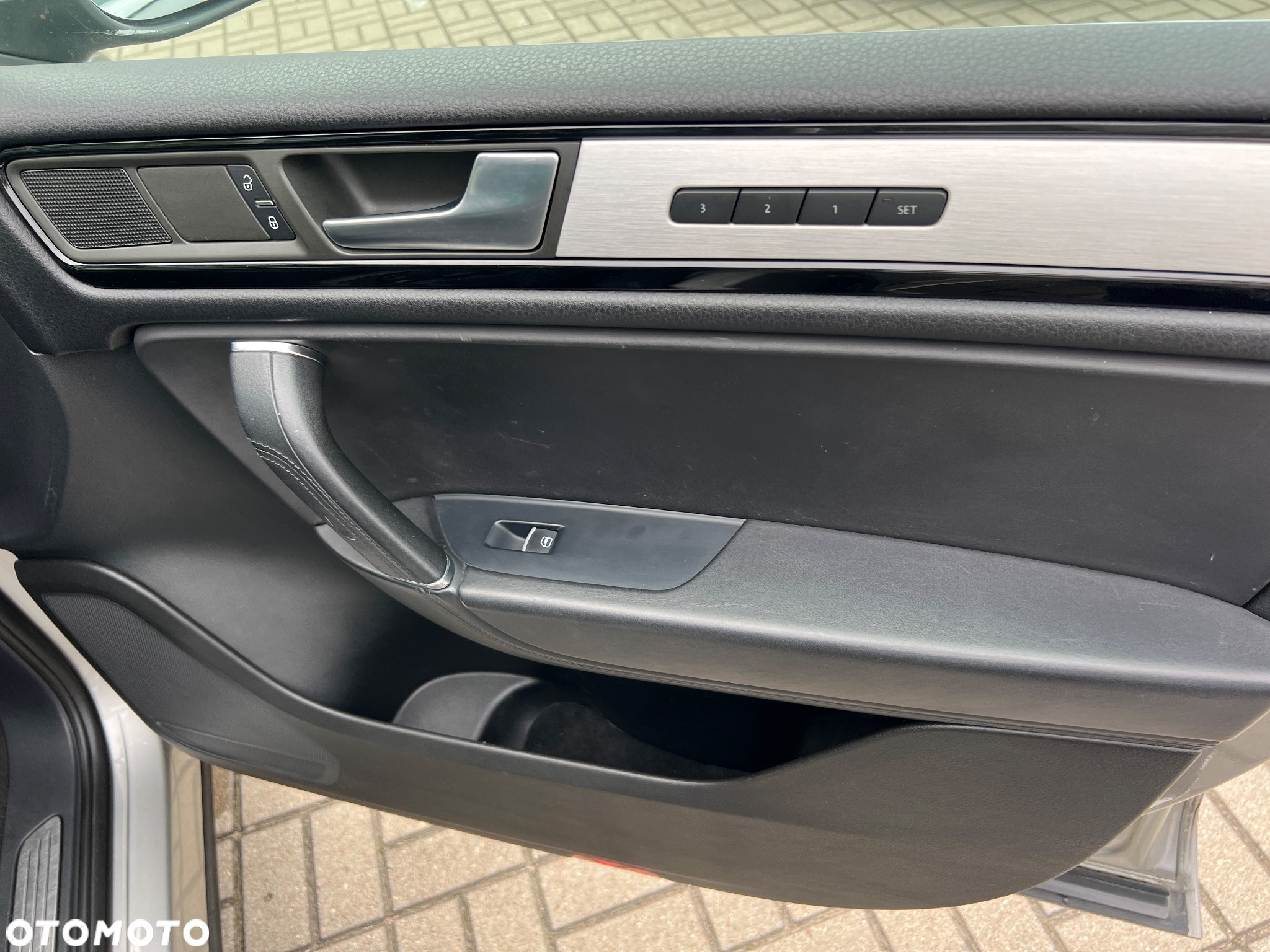 Volkswagen Touareg 3.0 Hybrid 4Motion Automatik - 18