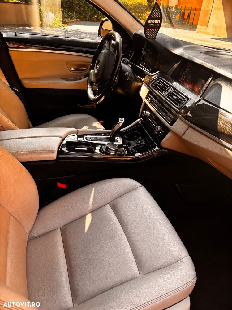 BMW Seria 5 520d xDrive AT - 12