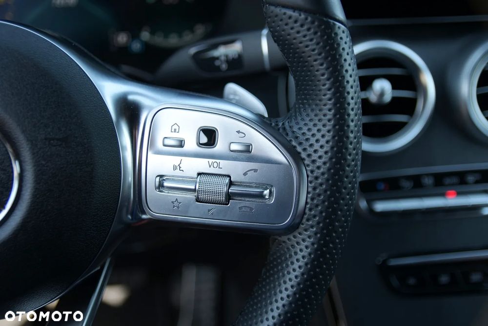 Mercedes-Benz GLC 220 d 4Matic 9G-TRONIC Exclusive - 32