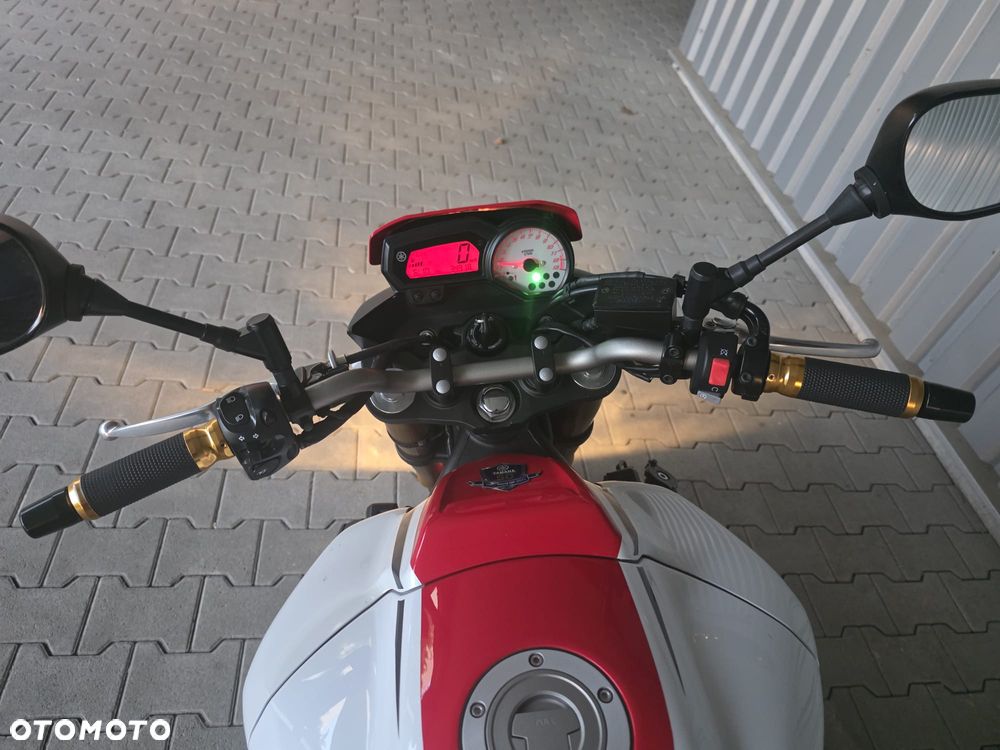 Yamaha FZ8 - 7