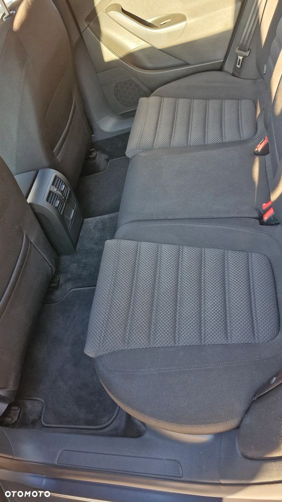 Volkswagen Passat 2.0 TDI DPF Sportline - 32