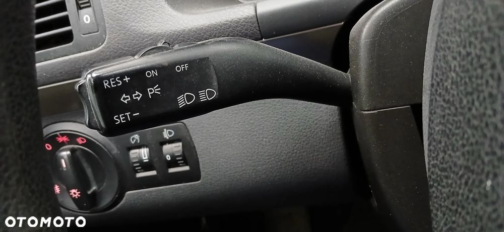 Volkswagen Touran 1.9 TDI United - 22