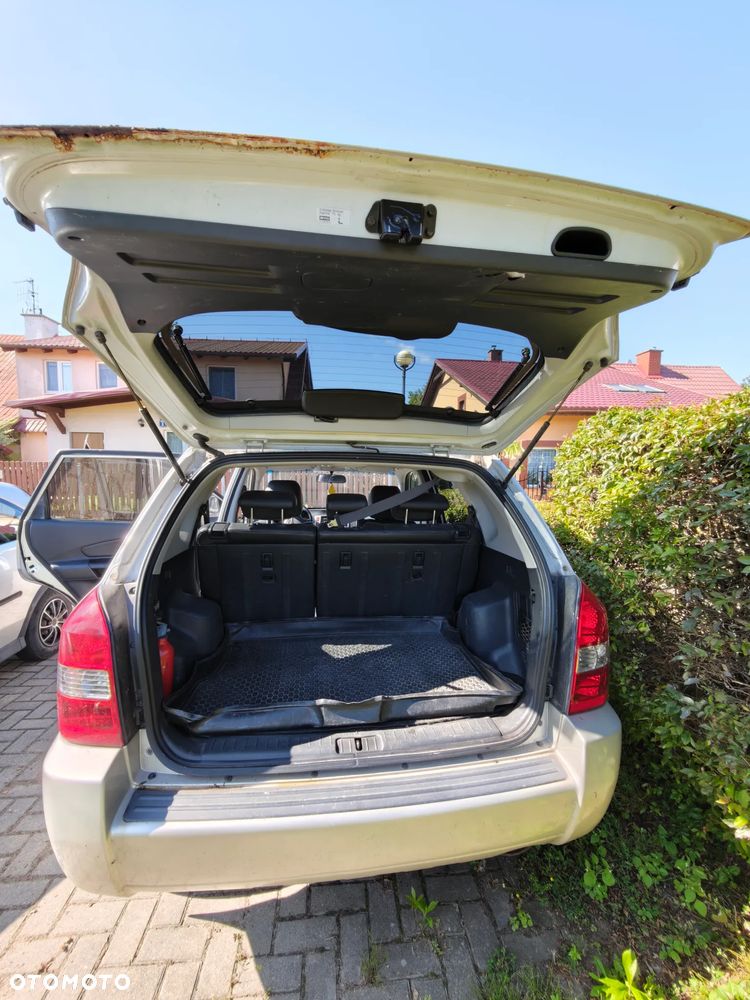 Hyundai Tucson 2.0 Comfort 2WD - 10